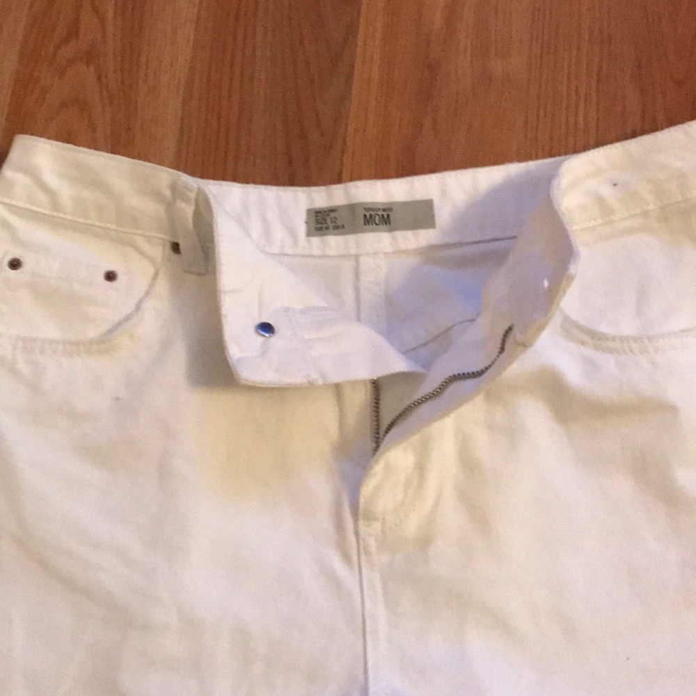 Shorts - Picture 3 of 4